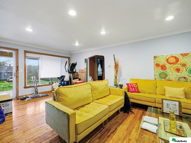 5906 N 36th Street, Omaha, NE 68111
