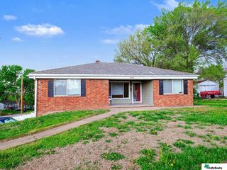 5906 N 36th Street, Omaha, NE 68111