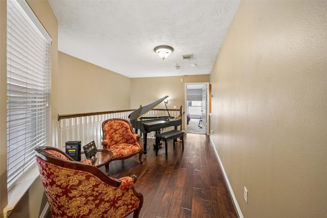 5232 Eigel Street, Houston, TX 77007