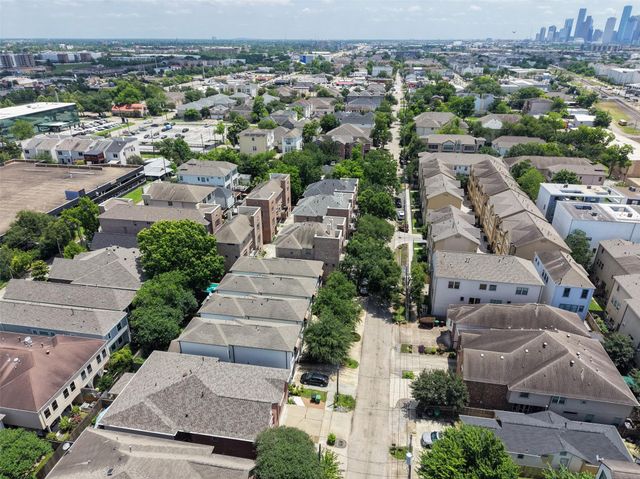 5232 Eigel Street, Houston, TX 77007