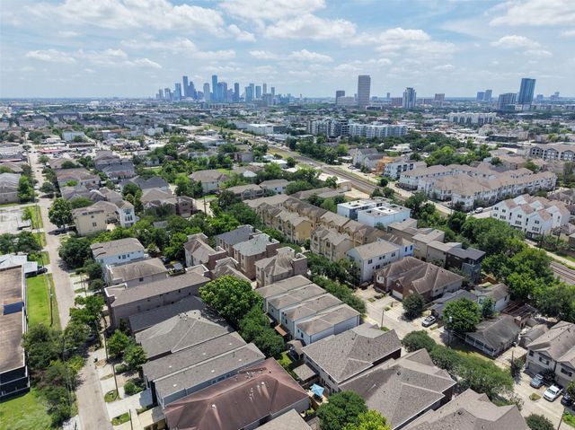 5232 Eigel Street, Houston, TX 77007