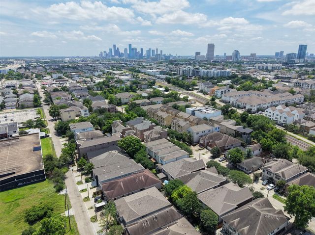 5232 Eigel Street, Houston, TX 77007