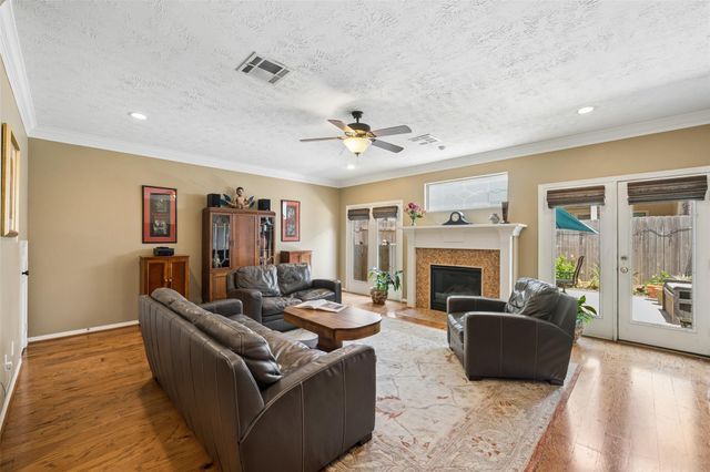 5232 Eigel Street, Houston, TX 77007