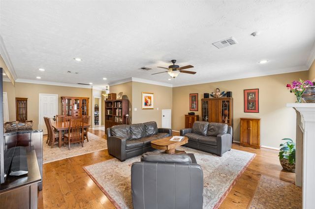 5232 Eigel Street, Houston, TX 77007