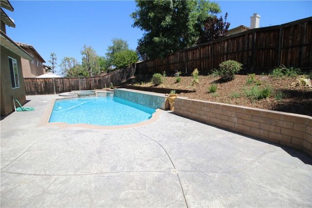 35222 Azalea, Winchester, CA 92596