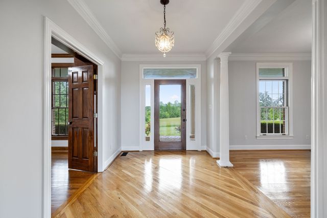 314 Fairview Rd, Dickson, TN 37055