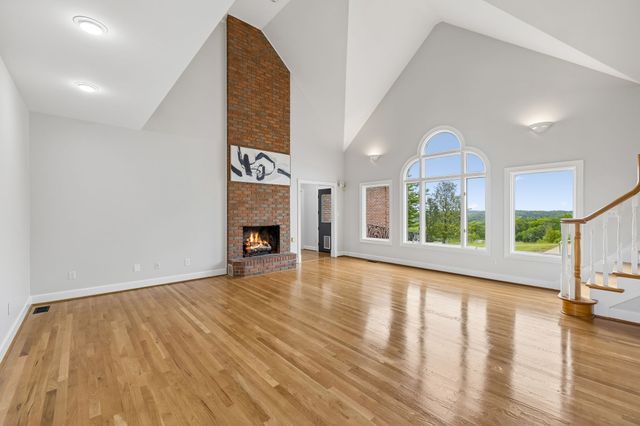 314 Fairview Rd, Dickson, TN 37055