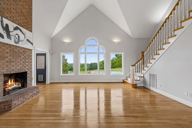 314 Fairview Rd, Dickson, TN 37055
