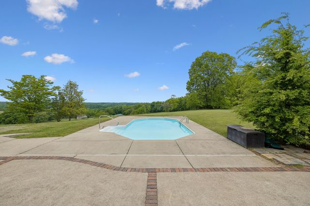 314 Fairview Rd, Dickson, TN 37055