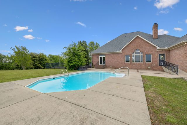 314 Fairview Rd, Dickson, TN 37055