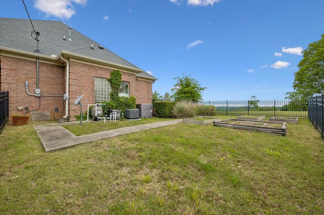 314 Fairview Rd, Dickson, TN 37055