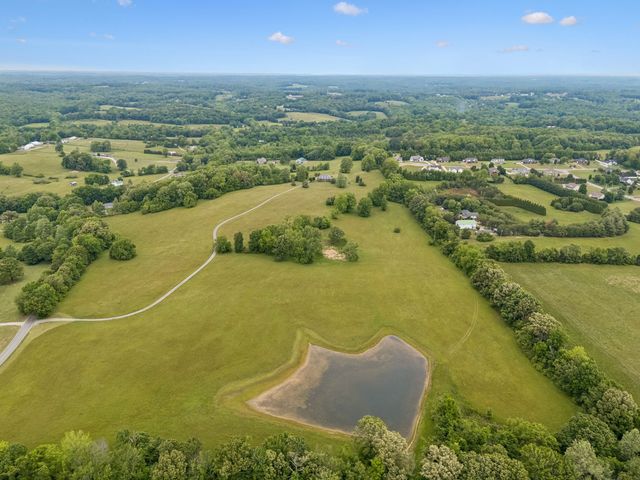 314 Fairview Rd, Dickson, TN 37055
