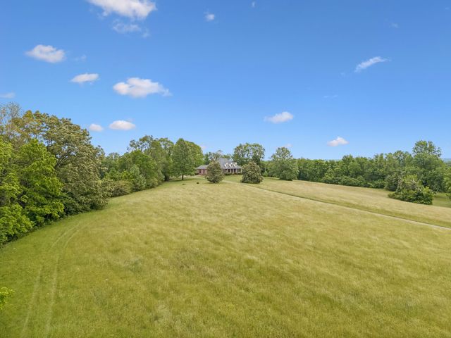 314 Fairview Rd, Dickson, TN 37055