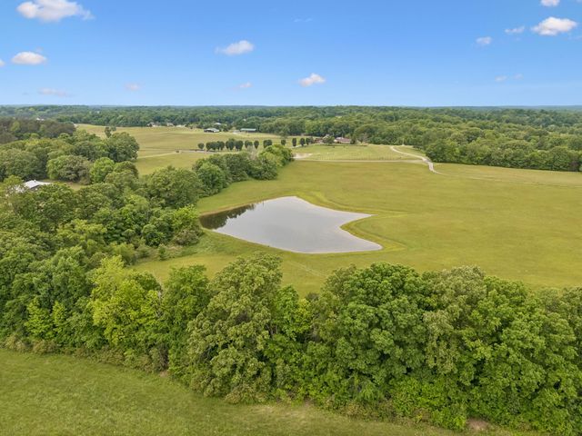 314 Fairview Rd, Dickson, TN 37055