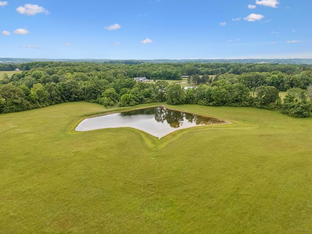 314 Fairview Rd, Dickson, TN 37055