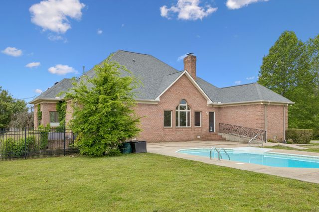 314 Fairview Rd, Dickson, TN 37055