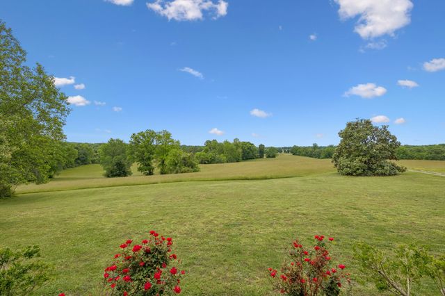 314 Fairview Rd, Dickson, TN 37055