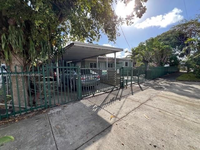 501 E 8th St, Hialeah, FL 33010