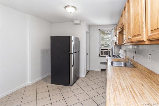 10 E Mineola Avenue 1, Valley Stream, NY 11580