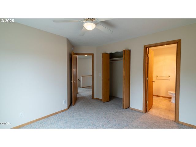 203 Se SURF Ave, Lincoln City, OR 97367