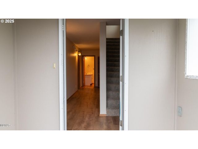 203 Se SURF Ave, Lincoln City, OR 97367
