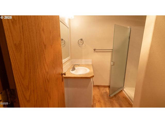 203 Se SURF Ave, Lincoln City, OR 97367