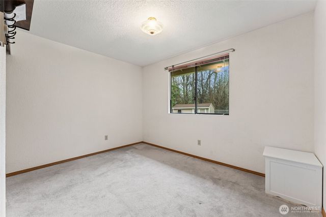 828 Livingston Street NE, Lacey, WA 98516