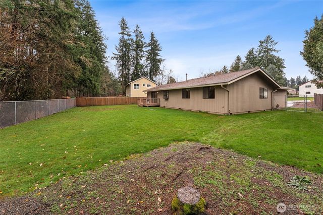 828 Livingston Street NE, Lacey, WA 98516