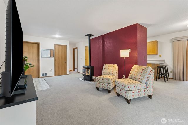 828 Livingston Street NE, Lacey, WA 98516