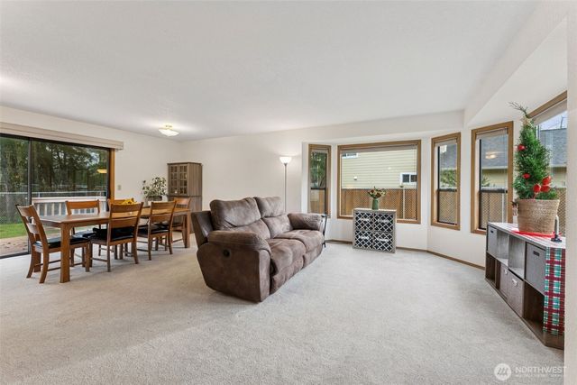 828 Livingston Street NE, Lacey, WA 98516