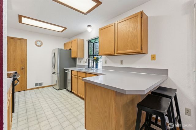 828 Livingston Street NE, Lacey, WA 98516