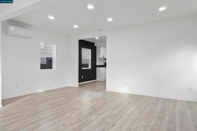 1318 Battery St, Richmond, CA 94801