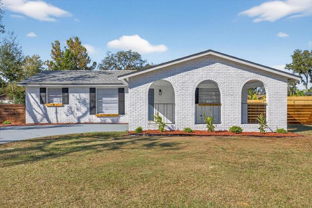 804 WALNUT DRIVE, Seffner, FL 33584