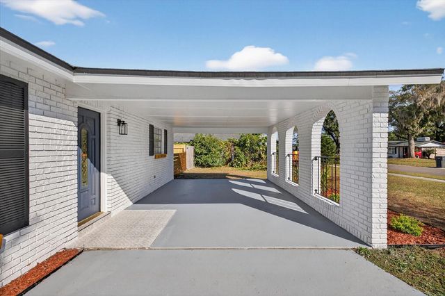 804 WALNUT DRIVE, Seffner, FL 33584