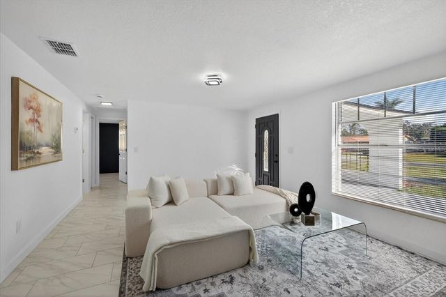 804 WALNUT DRIVE, Seffner, FL 33584