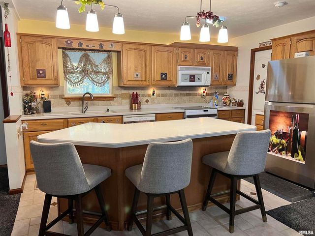 2372 LOGAN Street, Murphysboro, IL 62966