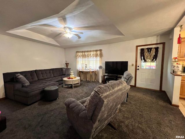 2372 LOGAN Street, Murphysboro, IL 62966