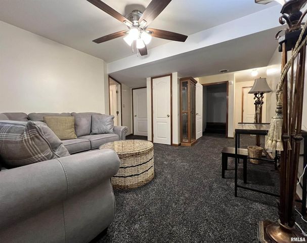 2372 LOGAN Street, Murphysboro, IL 62966