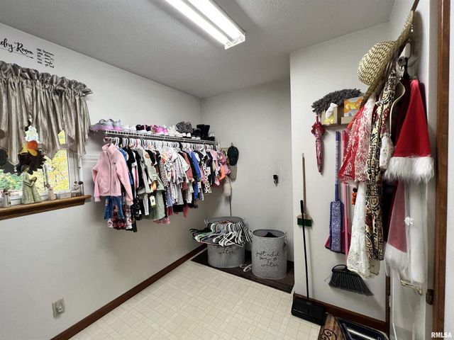 2372 LOGAN Street, Murphysboro, IL 62966