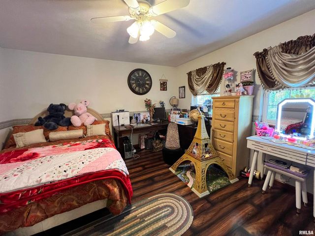 2372 LOGAN Street, Murphysboro, IL 62966