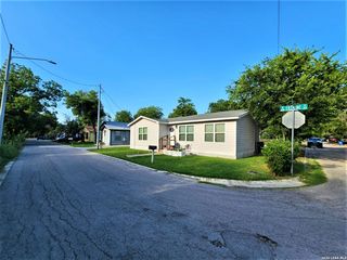415 N Erskine, Seguin, TX 78155