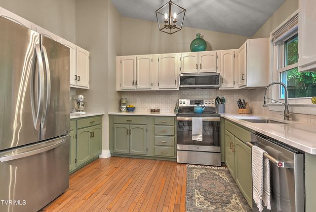 1144 Sourmash Drive, Kingsport, TN 37660