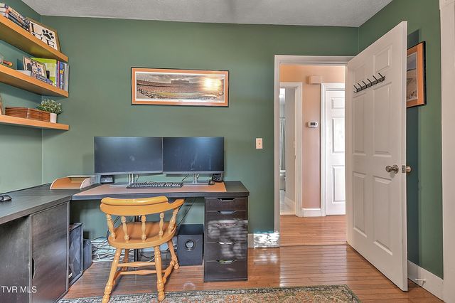 1144 Sourmash Drive, Kingsport, TN 37660