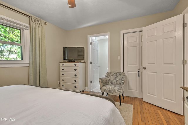 1144 Sourmash Drive, Kingsport, TN 37660