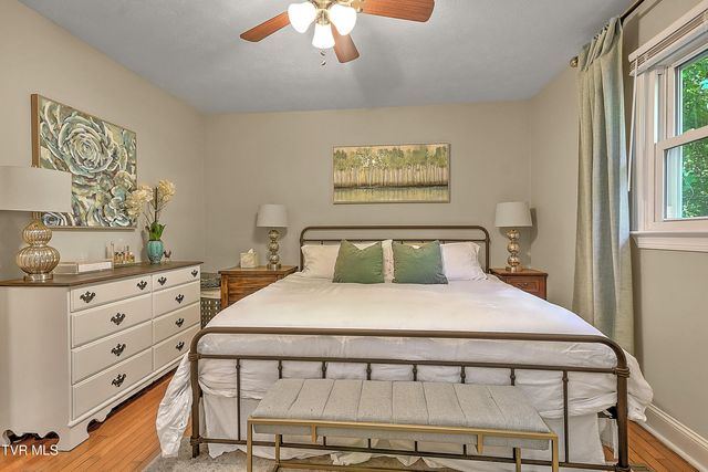 1144 Sourmash Drive, Kingsport, TN 37660