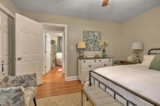 1144 Sourmash Drive, Kingsport, TN 37660