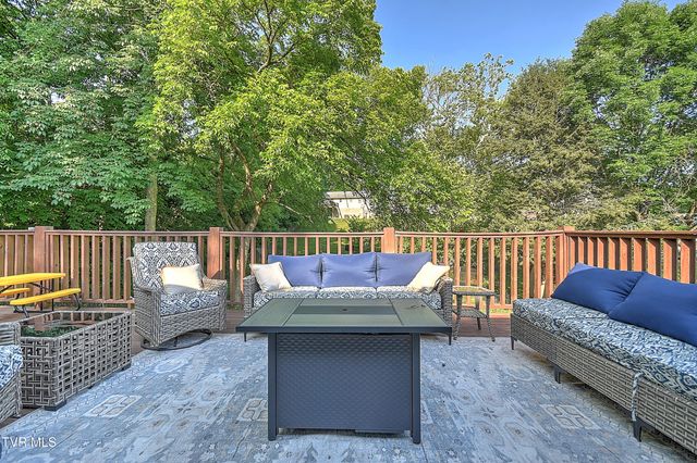 1144 Sourmash Drive, Kingsport, TN 37660