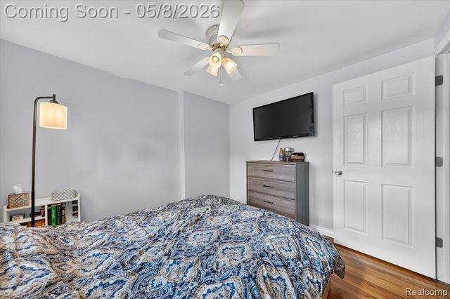 22927 Lakeshore Drive, Saint Clair Shores, MI 48080