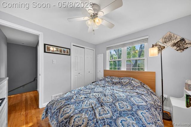 22927 Lakeshore Drive, Saint Clair Shores, MI 48080