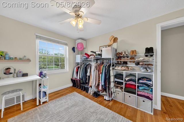 22927 Lakeshore Drive, Saint Clair Shores, MI 48080